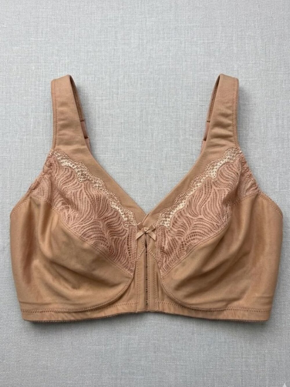 Glamorise MagicLift Wireless Support Bra 1010 Beige Nude Size 38G (4D)